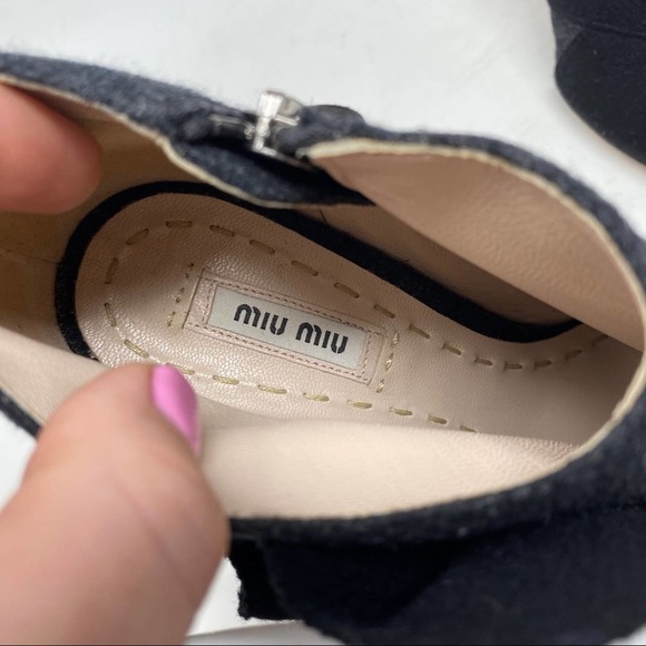 Mui Mui Black Grey Felt Peep Toe Banana Heel Ankle Booties - Picture 9 of 9